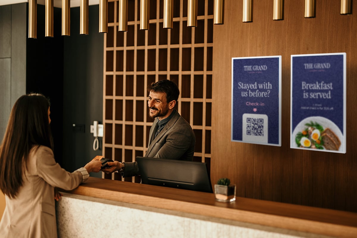 Samsung e-paper i receptionen